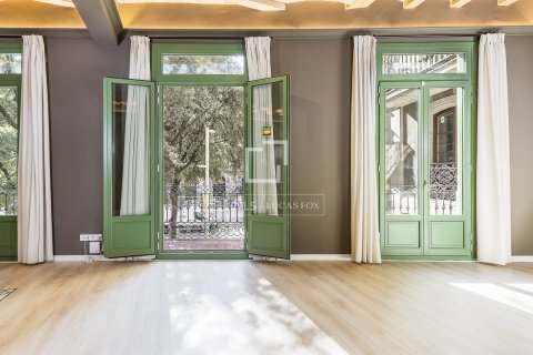 Apartamento en venta en Barcelona, España 3 dormitorios, 139 m2 No. 150644 - foto 3