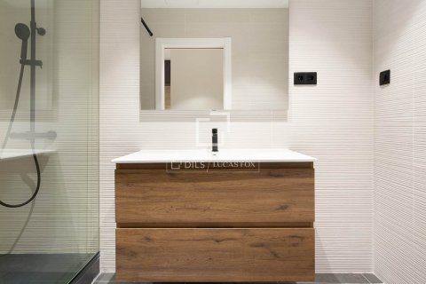 Apartment à vendre à Barcelona, Espagne, 2 chambres, 77 m2 No. 150645 - photo 17