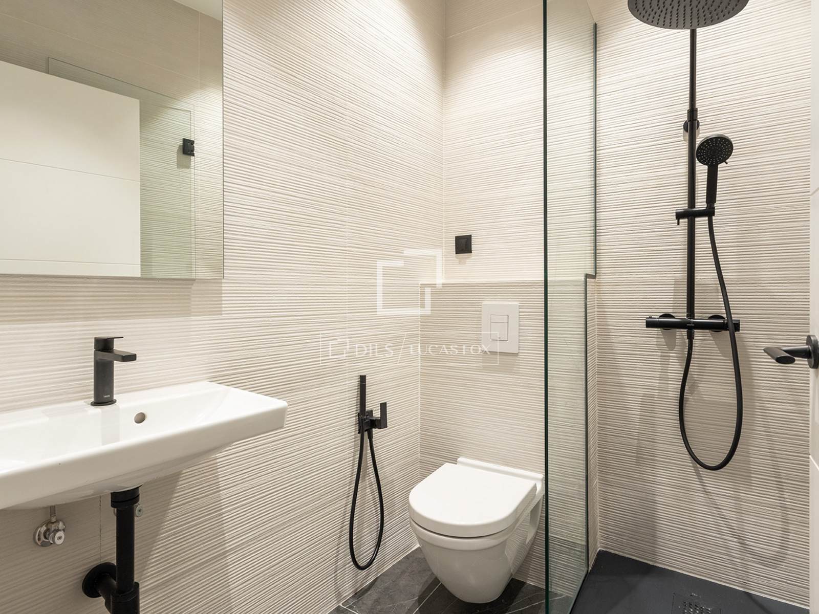 Apartment in Barcelona, Spain 2 bedrooms, 77 sq.m. No. 150645