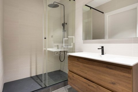 Apartment à vendre à Barcelona, Espagne, 2 chambres, 77 m2 No. 150645 - photo 18