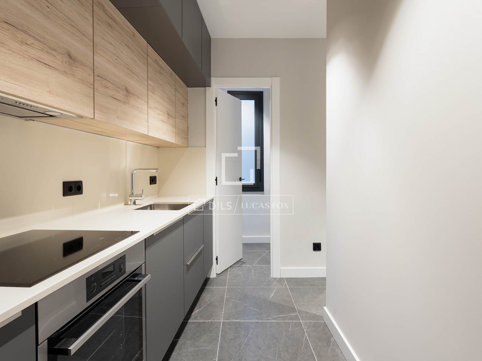 Apartment in Barcelona, Spain 2 bedrooms, 77 sq.m. No. 150645