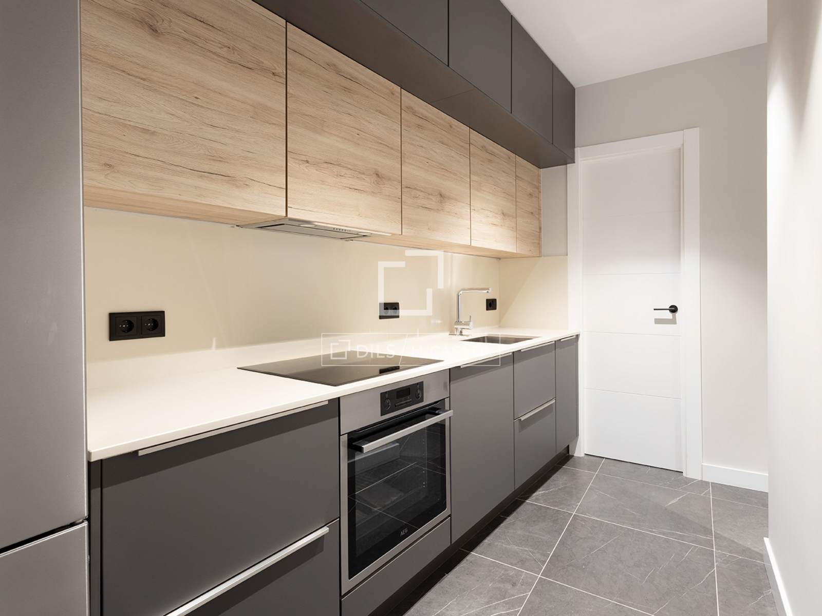 Apartment in Barcelona, Spain 2 bedrooms, 77 sq.m. No. 150645