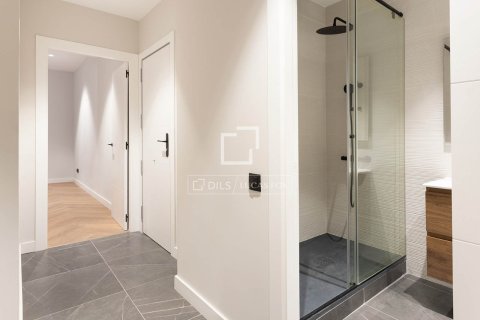 Apartment à vendre à Barcelona, Espagne, 2 chambres, 77 m2 No. 150645 - photo 19