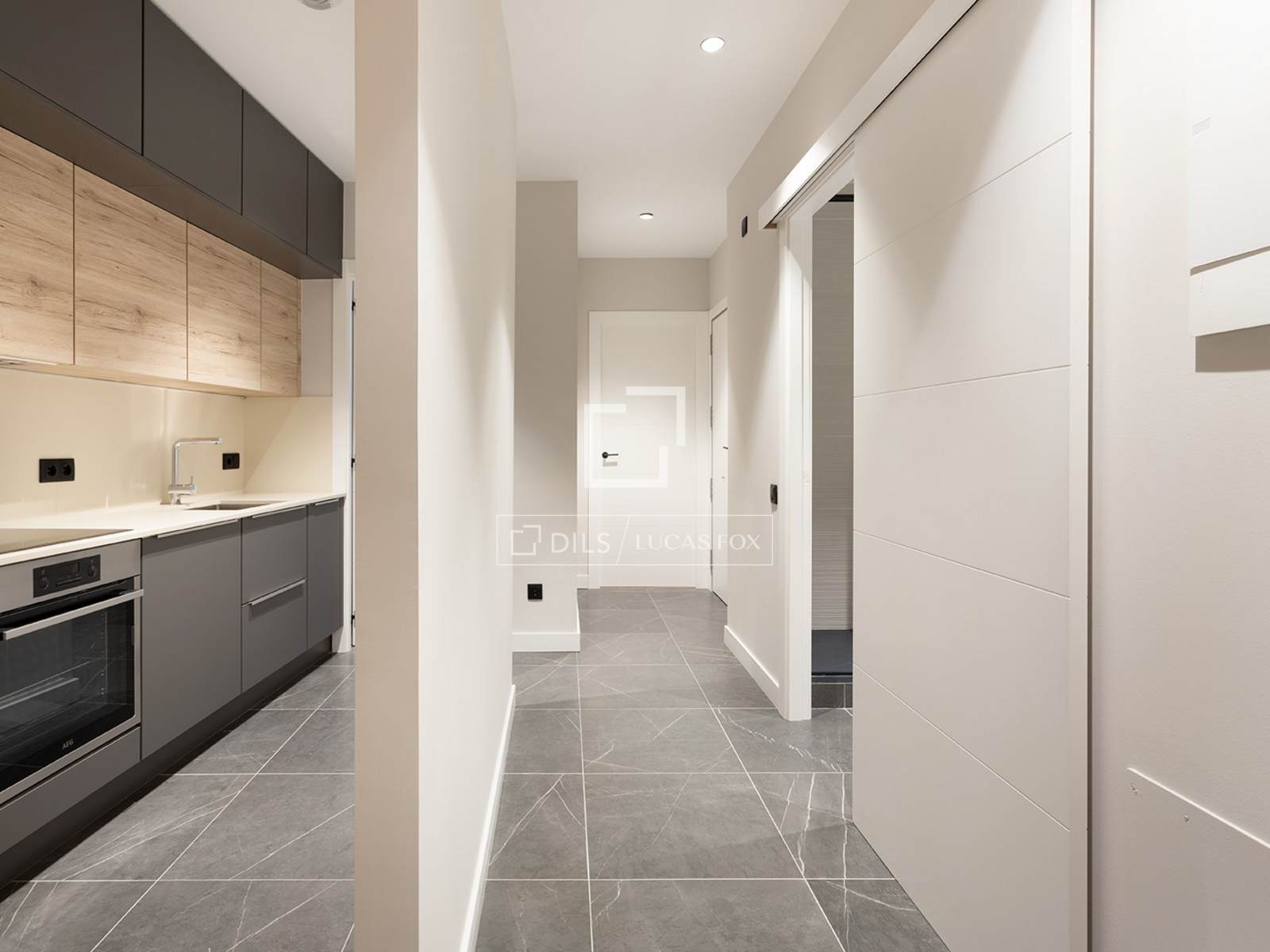 Apartment in Barcelona, Spain 2 bedrooms, 77 sq.m. No. 150645