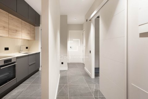 Apartment à vendre à Barcelona, Espagne, 2 chambres, 77 m2 No. 150645 - photo 16