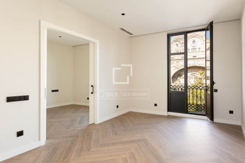 Apartment à vendre à Barcelona, Espagne, 2 chambres, 77 m2 No. 150645 - photo 2