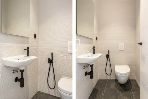 Apartamento en venta en Barcelona, España 3 dormitorios, 156 m2 No. 150643 - foto 25