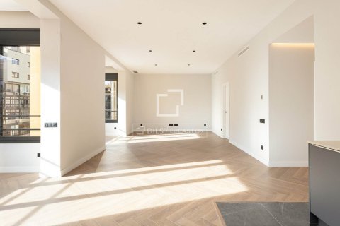 Apartamento en venta en Barcelona, España 3 dormitorios, 156 m2 No. 150643 - foto 12