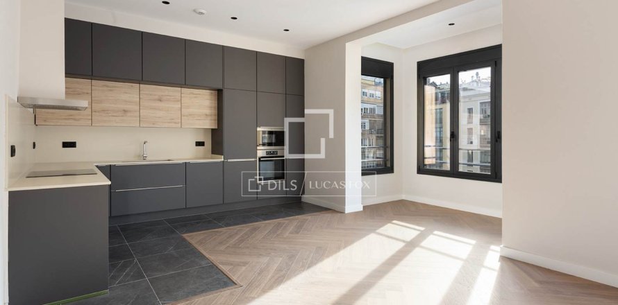 Appartamento a Barcelona, Spagna 3 camere da letto, 156 mq. N° 150643