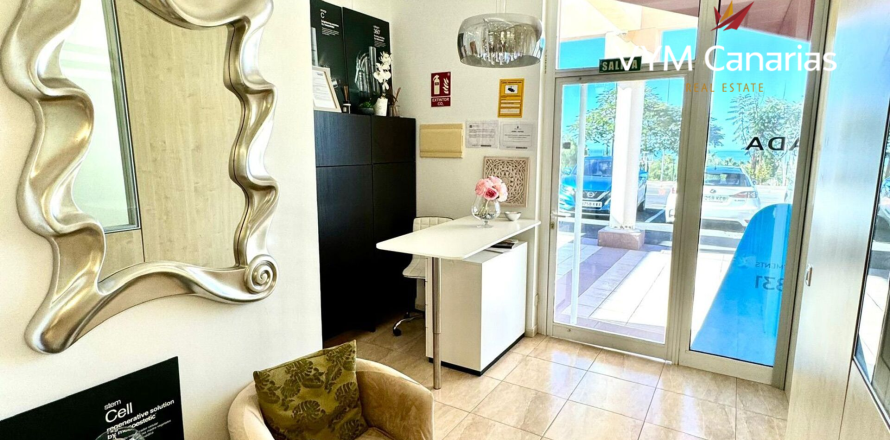 Commercial property in Adeje, Tenerife, Spain 1 bedroom, 58 sq.m. No. 183674