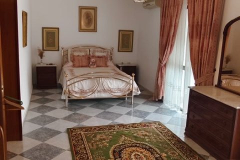 Villa for sale in Ecija, Seville, Spain 8 bedrooms, 224 sq.m. No. 152840 - photo 27