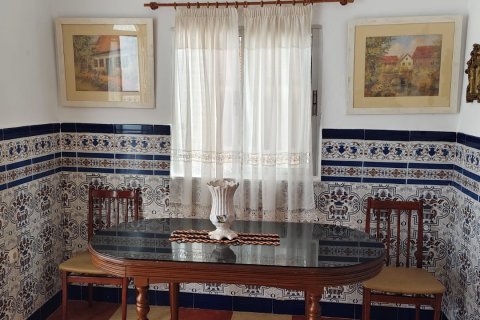 Villa for sale in Ecija, Seville, Spain 8 bedrooms, 224 sq.m. No. 152840 - photo 16