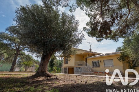 Apartament w Almassora, Castellon, Hiszpania 5 sypialni, 457 mkw. nr 152841 – zdjęcie 10