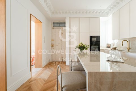 Продажа квартиры в Мадрид, Испания 4 спальни, 208м2 №156750 - фото 22