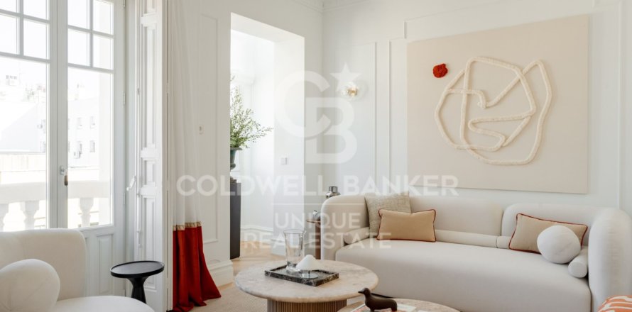 Квартира в Мадрид, Испания 4 спальни, 208м2 №156750