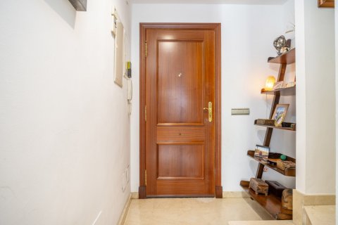 Сasa en venta Estepona, Málaga, España 4 dormitorios, 142.8 m2 No. 107378 - foto 3