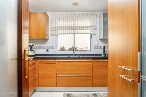 Сasa en venta Estepona, Málaga, España 4 dormitorios, 142.8 m2 No. 107378 - foto 7