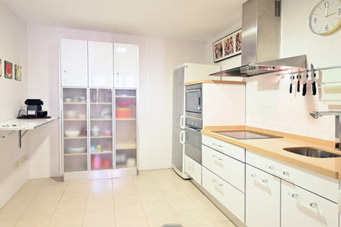 Apartment for sale Cortes (San Pedro De Alcantara), Malaga, Spain 2 bedrooms, 153 sq.m. No. 133120 - photo 16
