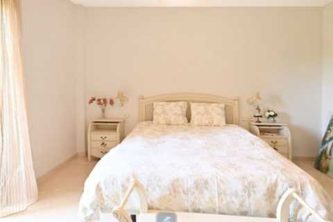 Apartment for sale Cortes (San Pedro De Alcantara), Malaga, Spain 2 bedrooms, 120 sq.m. No. 133119 - photo 5