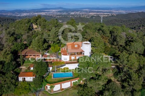 Dom w Barcelona, Hiszpania 6 sypialni, 802 mkw. nr 159584