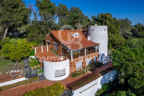 House for sale in Barcelona, Spain 6 bedrooms, 802 sq.m. No. 159584 - photo 4