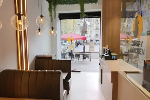 Lokal usługowy w Barcelona, Hiszpania 135 mkw. nr 141192 – zdjęcie 1