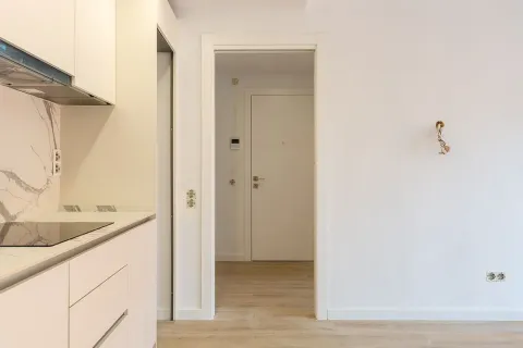 Huoneisto myytävänä Badalona, Barcelona, Espanja, 3 makuuhuonetta, No. 141188 - kuva 9