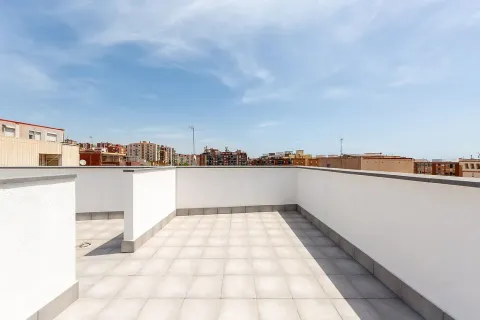 Huoneisto myytävänä Badalona, Barcelona, Espanja, 3 makuuhuonetta, No. 141188 - kuva 2