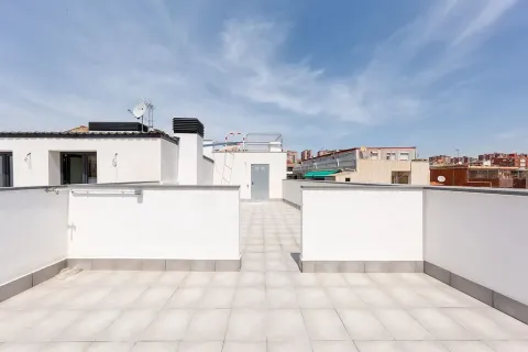 Huoneisto myytävänä Badalona, Barcelona, Espanja, 3 makuuhuonetta, No. 141188 - kuva 6