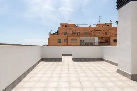 Huoneisto myytävänä Badalona, Barcelona, Espanja, 3 makuuhuonetta, No. 141188 - kuva 5