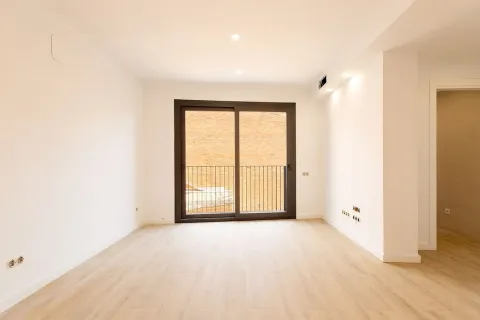 Huoneisto myytävänä Badalona, Barcelona, Espanja, 3 makuuhuonetta, No. 141188 - kuva 4