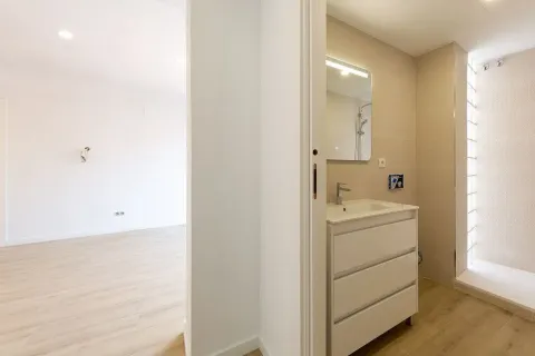 Huoneisto myytävänä Badalona, Barcelona, Espanja, 3 makuuhuonetta, No. 141188 - kuva 17