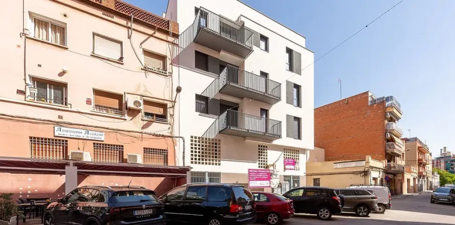 Huoneisto Badalona, Barcelona, Espanja 3 makuuhuonetta, No. 141188