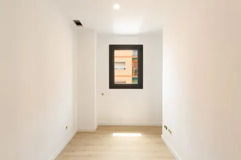 Huoneisto myytävänä Badalona, Barcelona, Espanja, 3 makuuhuonetta, No. 141188 - kuva 12