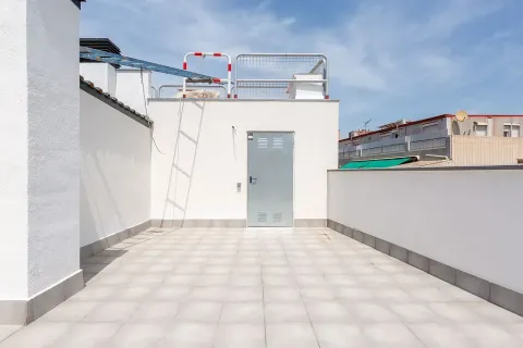 Huoneisto myytävänä Badalona, Barcelona, Espanja, 3 makuuhuonetta, No. 141188 - kuva 21