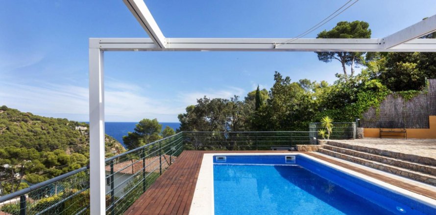 Дом в Тамариу, Герона, Испания 4 спальни, №141186