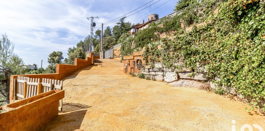 Дом в Кастельяр-дель-Вальес, Барселона, Испания 7 спален, 317м2 №153704