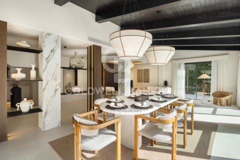 Villa for sale in Marbella, Malaga, Spain 5 bedrooms, 227 sq.m. No. 178979 - photo 2