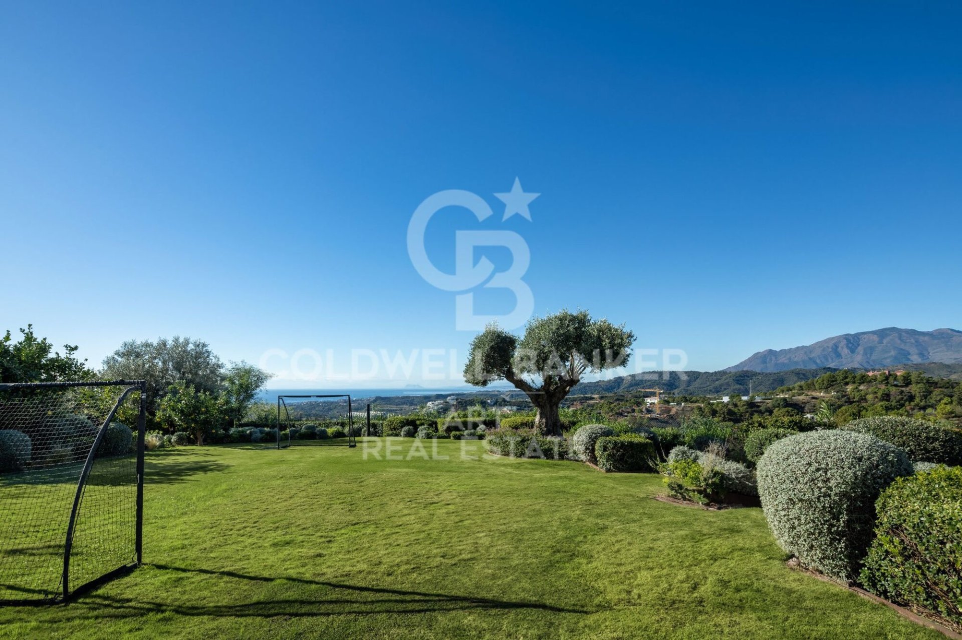 Villa a Benahavis, Malaga, Spagna 7 camere da letto, 937 mq. N° 178978
