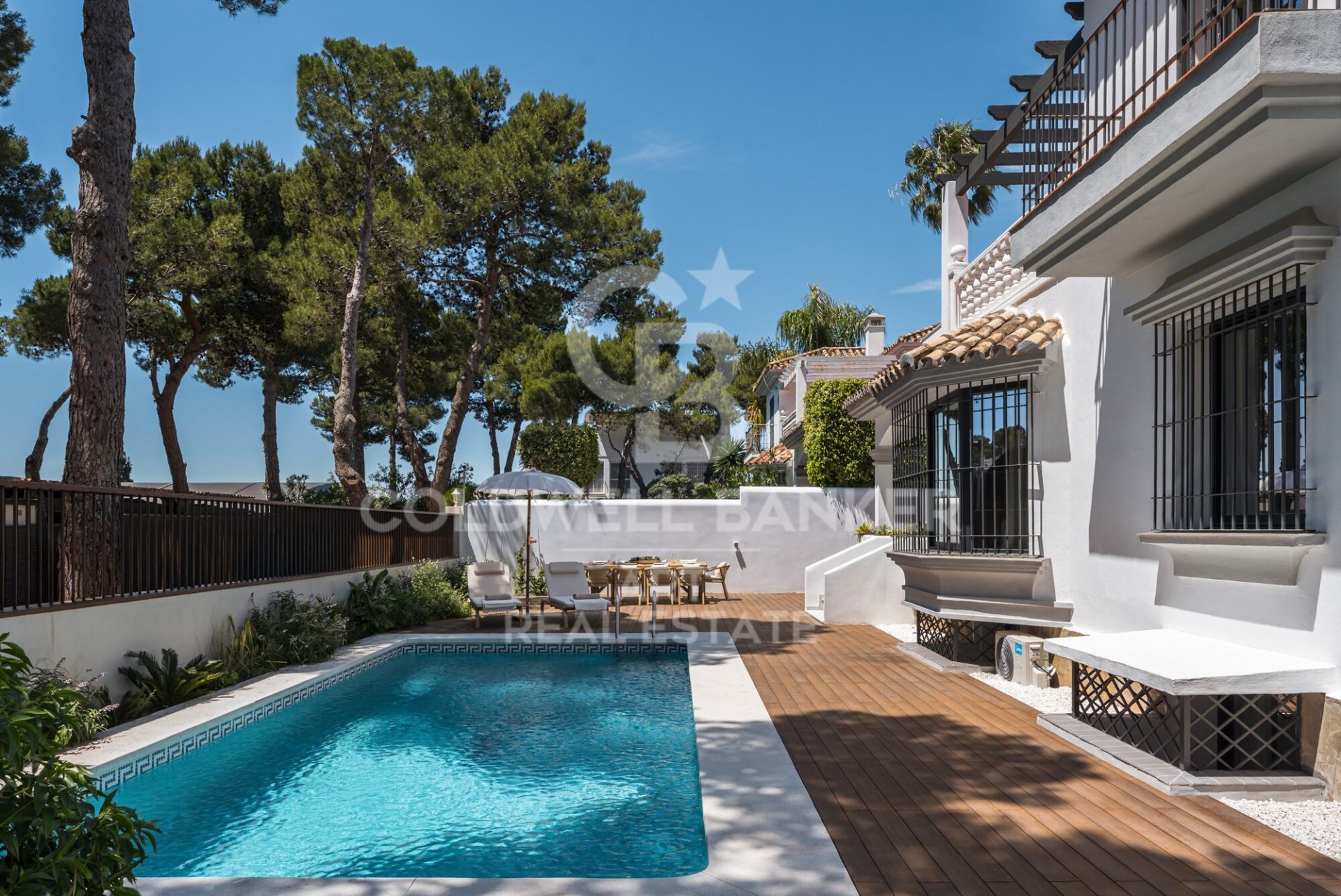 Villa i Marbella, Malaga, Spanien 6 sovrum, 315 kvm. Nr. 178982