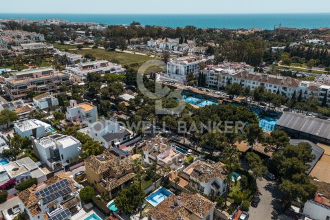 Villa à vendre à Marbella, Malaga, Espagne, 6 chambres, 315 m2 No. 178982 - photo 25