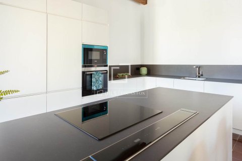 Huoneisto myytävänä Barcelona, Espanja, 2 makuuhuonetta, 109 m2 No. 192691 - kuva 10