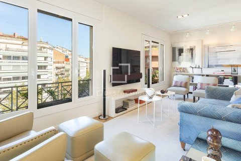 Huoneisto Barcelona, Espanja 3 makuuhuonetta, 125 m2 No. 192693