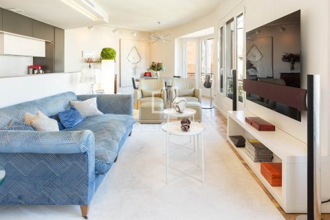 Huoneisto myytävänä Barcelona, Espanja, 3 makuuhuonetta, 125 m2 No. 192693 - kuva 8