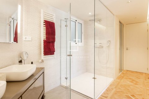 Huoneisto myytävänä Barcelona, Espanja, 3 makuuhuonetta, 125 m2 No. 192693 - kuva 21