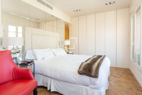 Huoneisto myytävänä Barcelona, Espanja, 3 makuuhuonetta, 125 m2 No. 192693 - kuva 3