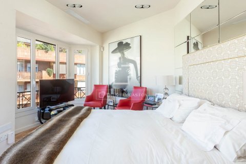 Huoneisto myytävänä Barcelona, Espanja, 3 makuuhuonetta, 125 m2 No. 192693 - kuva 17