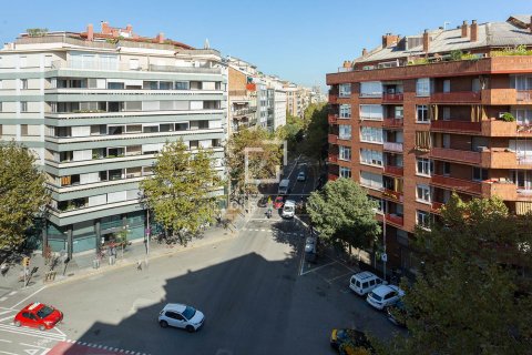 Huoneisto myytävänä Barcelona, Espanja, 3 makuuhuonetta, 125 m2 No. 192693 - kuva 29