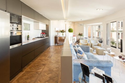 Huoneisto myytävänä Barcelona, Espanja, 3 makuuhuonetta, 125 m2 No. 192693 - kuva 10
