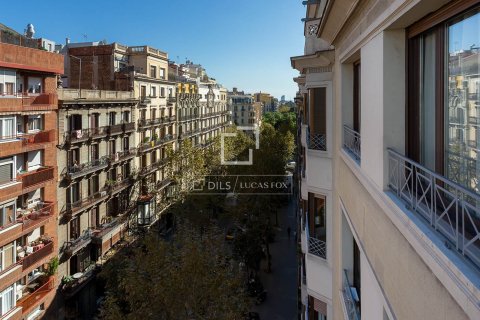 Huoneisto myytävänä Barcelona, Espanja, 3 makuuhuonetta, 125 m2 No. 192693 - kuva 27